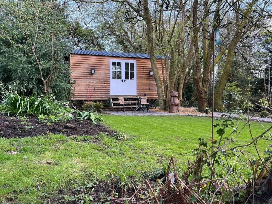 Tranquil Spot Shepherds Hut Cinderford Exterior photo