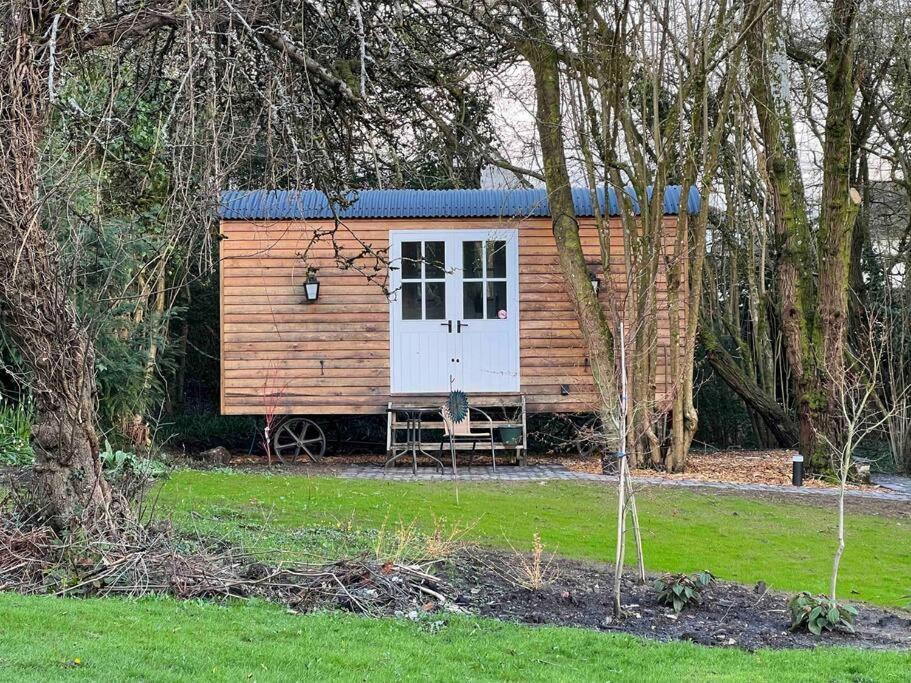 Tranquil Spot Shepherds Hut Cinderford Exterior photo