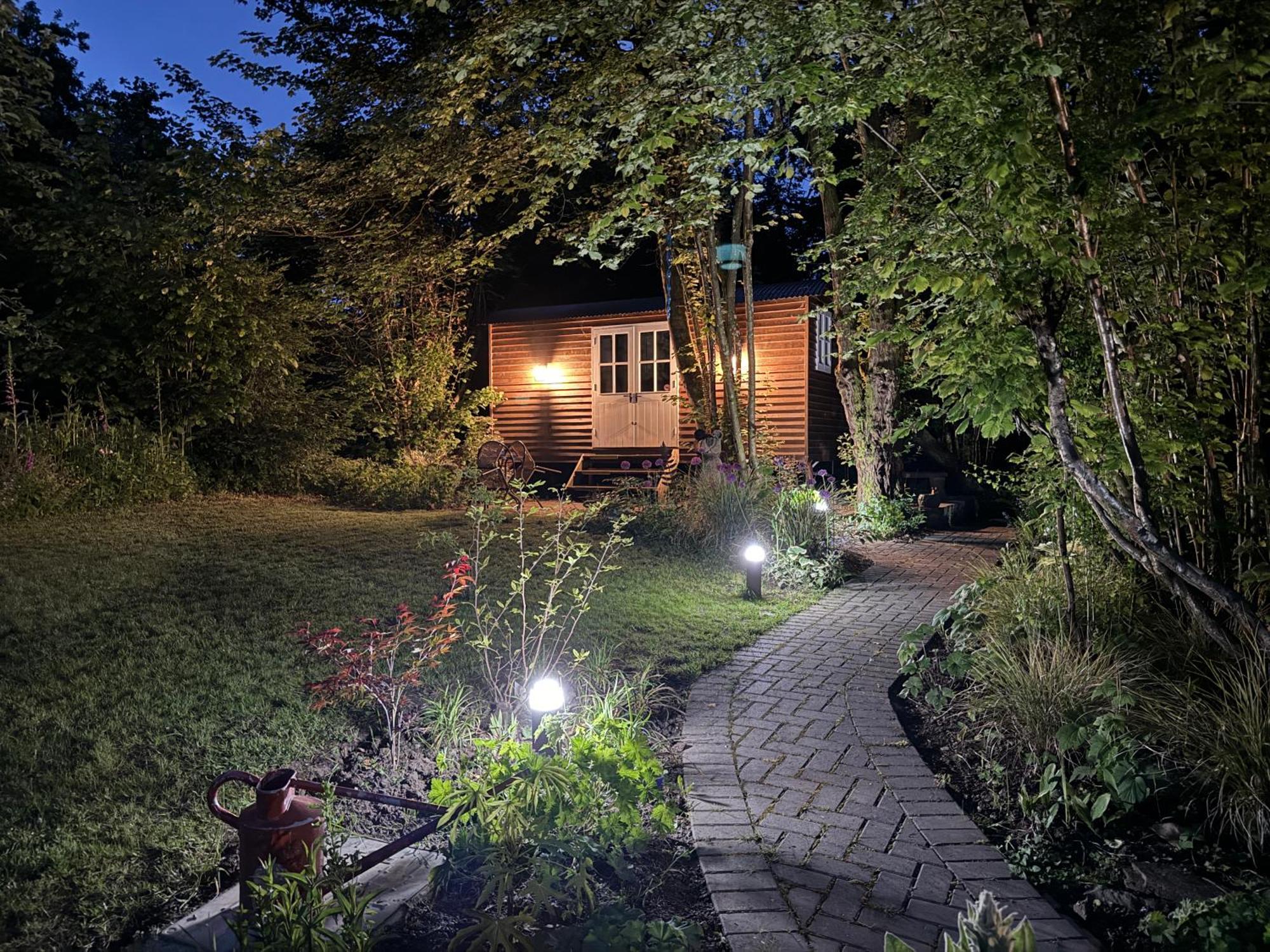 Tranquil Spot Shepherds Hut Cinderford Exterior photo